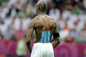 balotelli kinesiotaping lombare